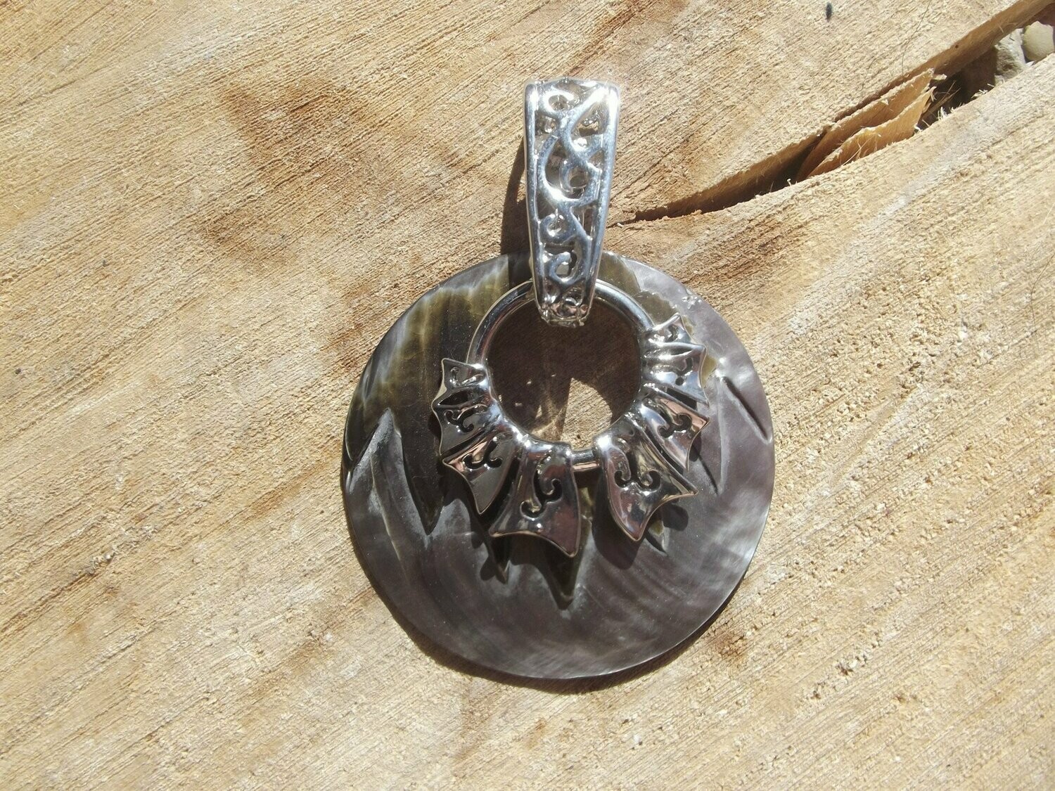 Pendentif nacre