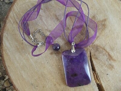 Collier lépidolite