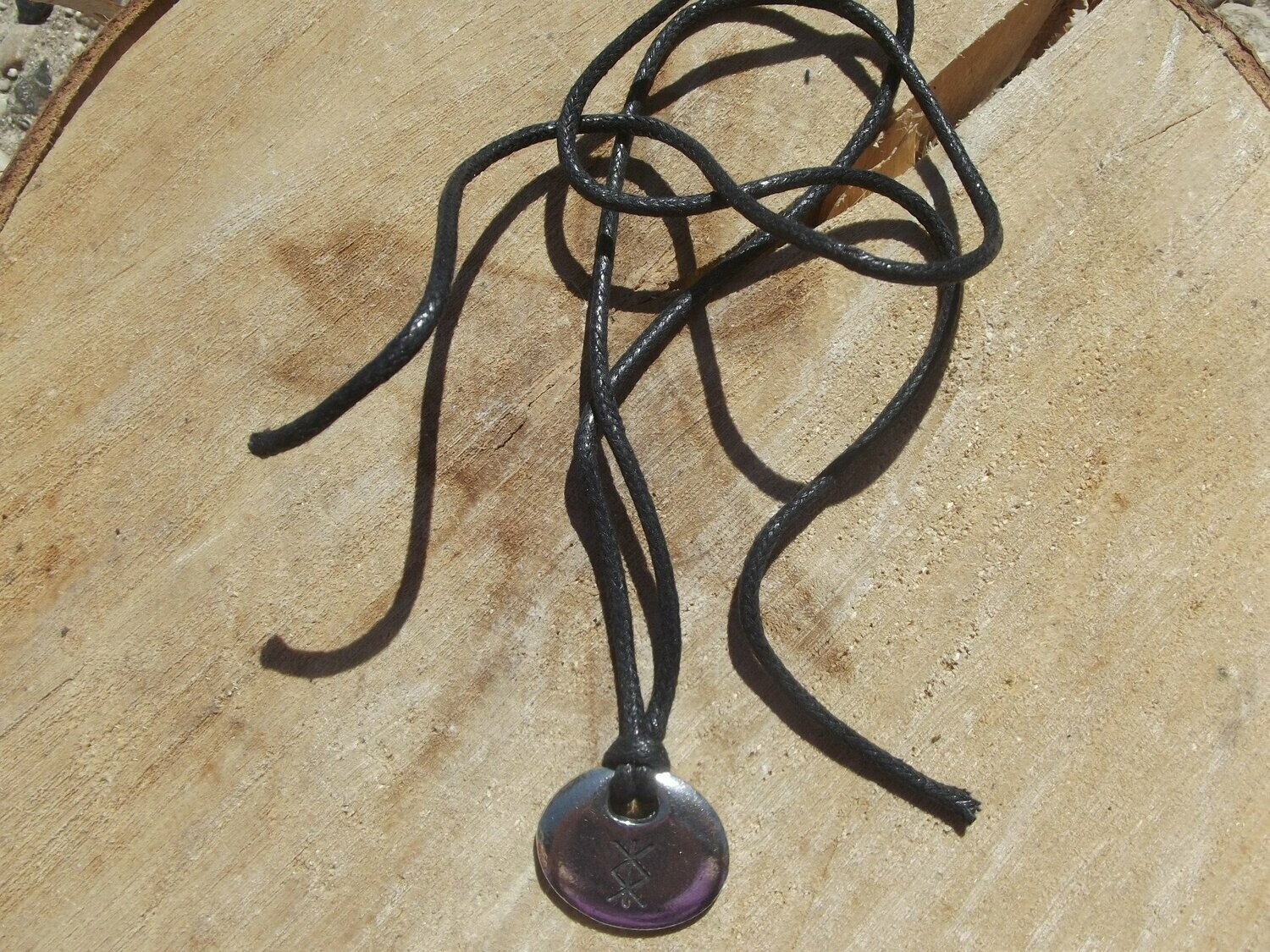Collier rune de protection
