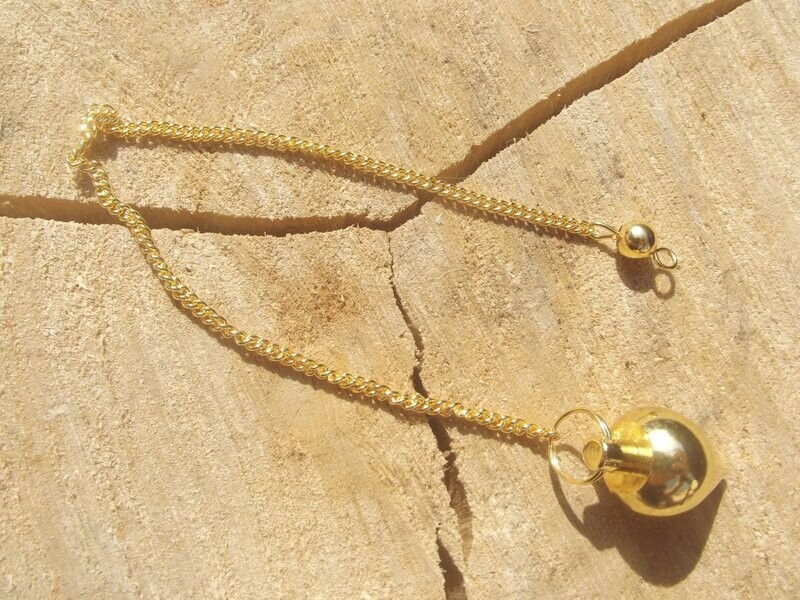 Pendule goutte en métal doré