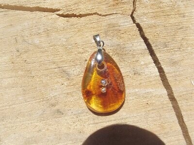 Pendentif ambre