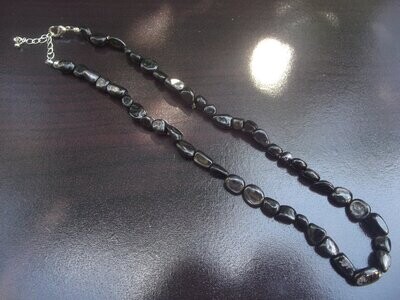 Collier en grains hypersthène