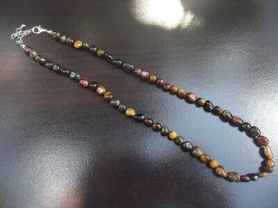 Collier en grains oeil de taureau, oeil de tigre et oeil de faucon
