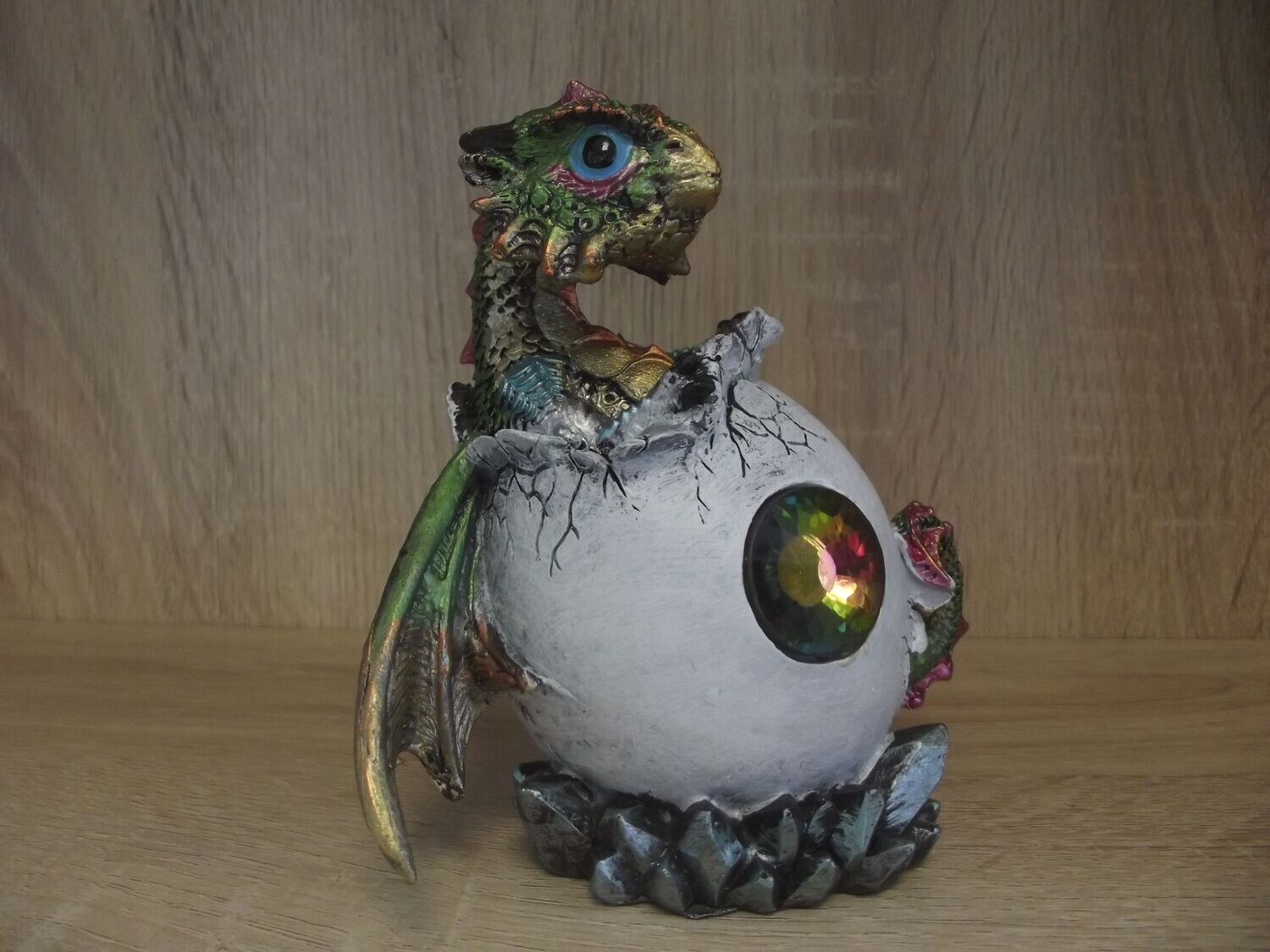 Dragon dans son oeuf
