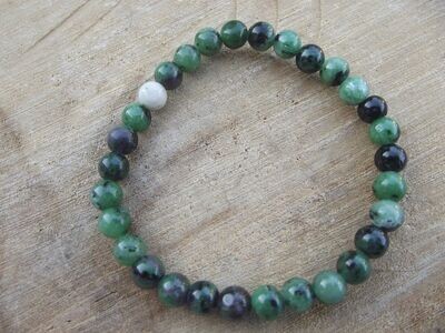 Bracelet rubis sur zoïsite 6 mm
