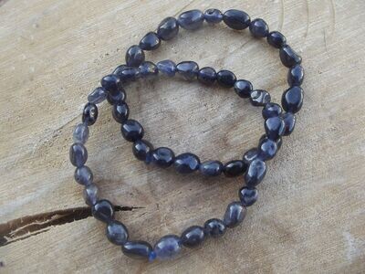 Bracelet en grains iolite