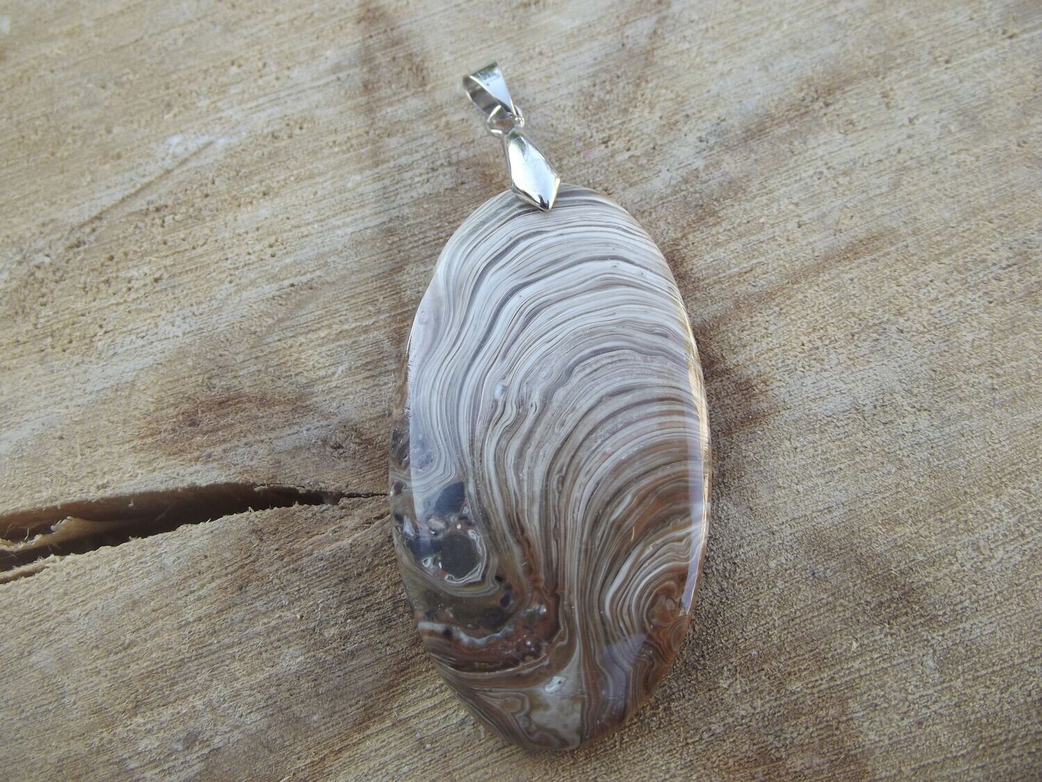 Pendentif bois fossile