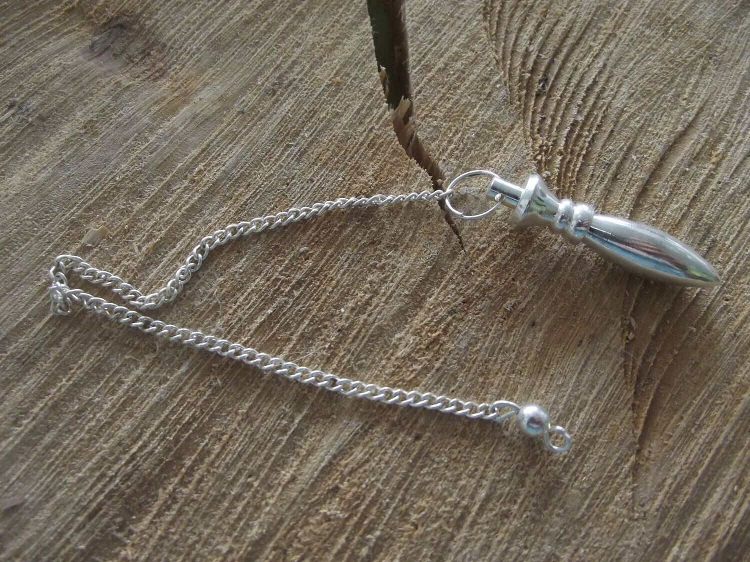 Pendule en métal argenté