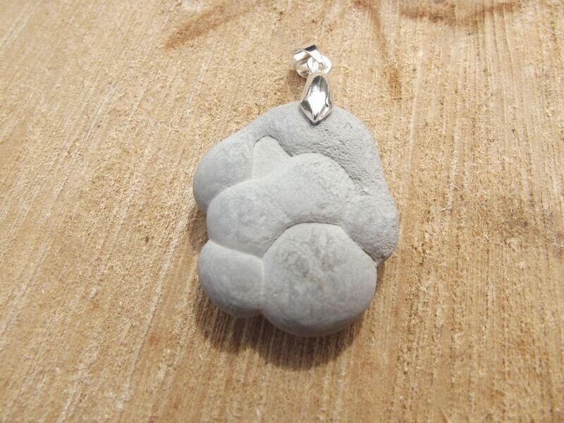 Pendentif pierre de fée