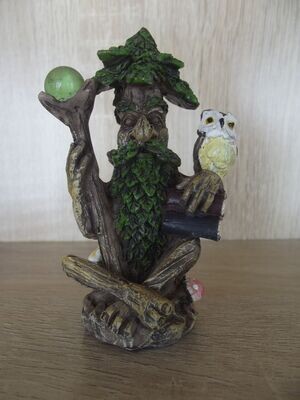 Petit esprit des bois et son sceptre