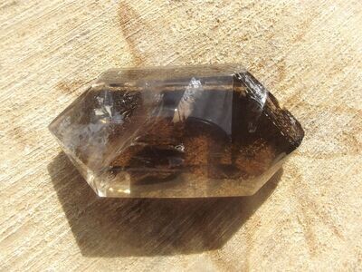 Pointe taillée de quartz fumé
