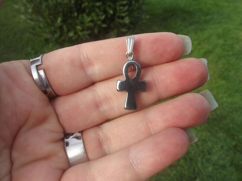 Pendentif ankh en hématite