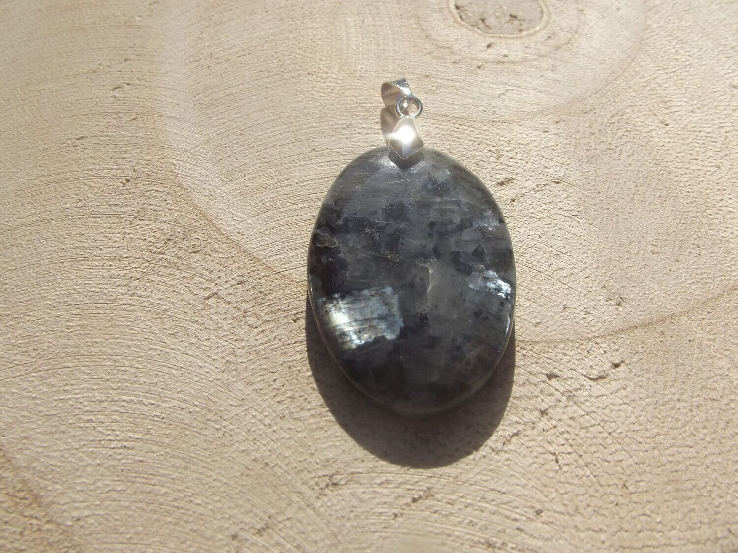 Pendentif larvikite