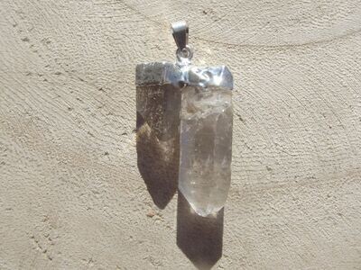Pendentif double pointe cristal de roche