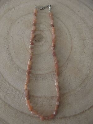 Collier en grains pierre de lune