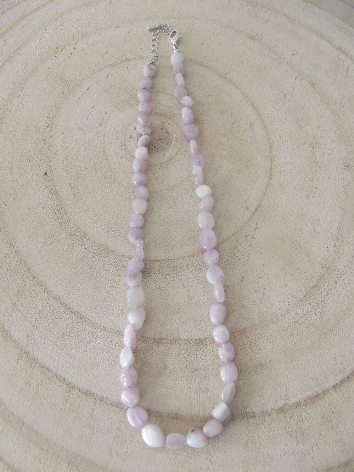 Collier en grains kunzite