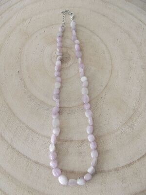 Collier en grains kunzite