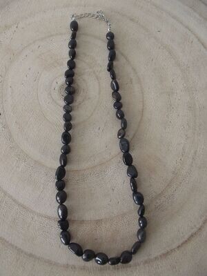 Collier en grains oeil de faucon
