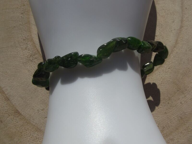 Bracelet en grains diopside chromifère