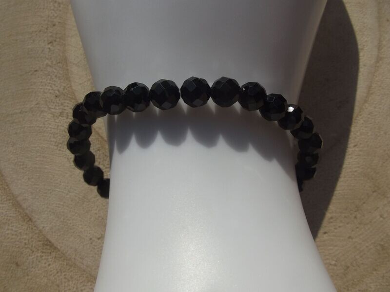 Bracelet spinelle noir facetté