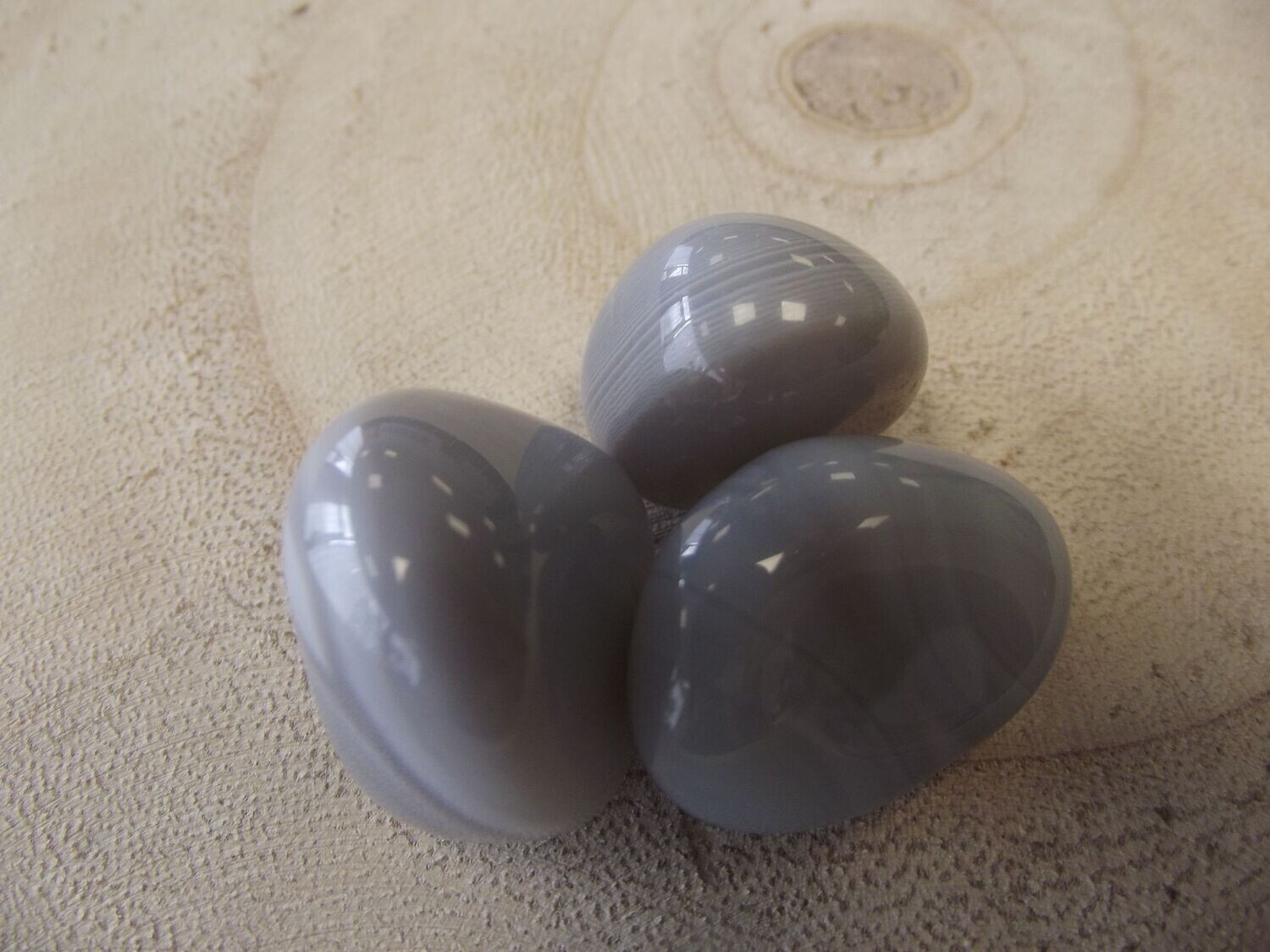 Agate grise en pierre roulée