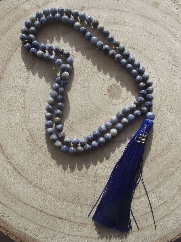 Mala sodalite avec breloque om