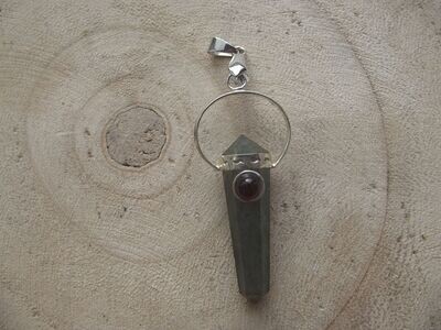 Pendentif pointe labradorite et perle grenat