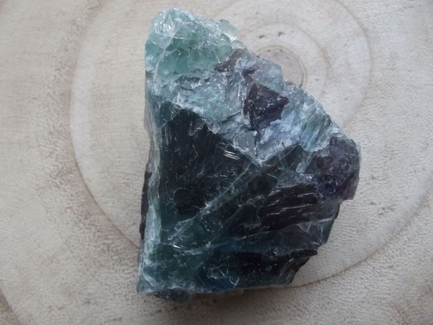 Fluorite verte et violette brute