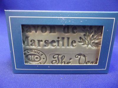 Savon parfumé au thé vert (olive)