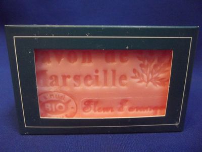 Savon parfumé à la fleur d'oranger (olive)