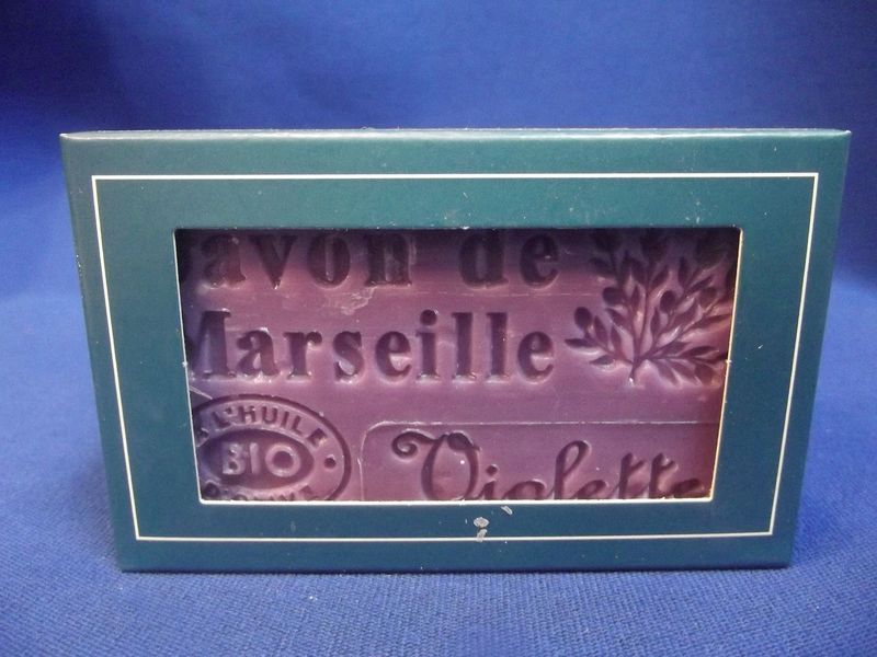 Savon parfumé à la violette (olive)
