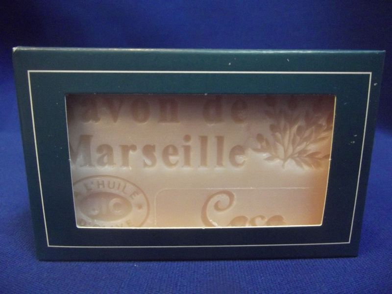 Savon parfumé à la noix de coco (olive)
