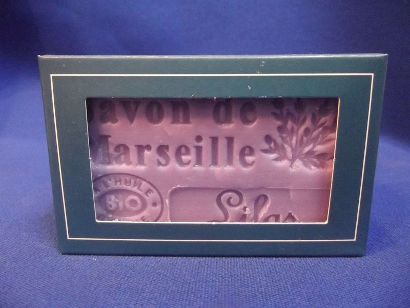 Savon parfumé au lilas (olive)