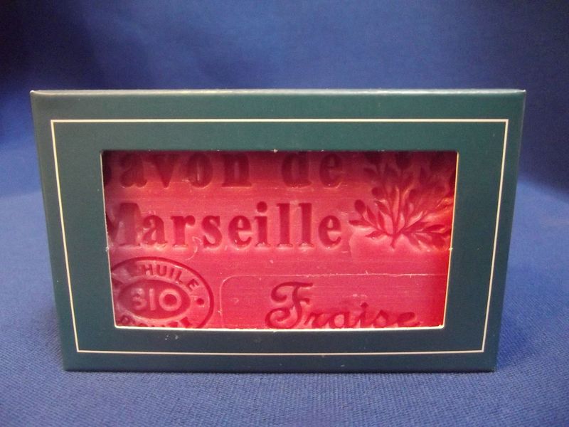 Savon parfumé à la fraise (olive)