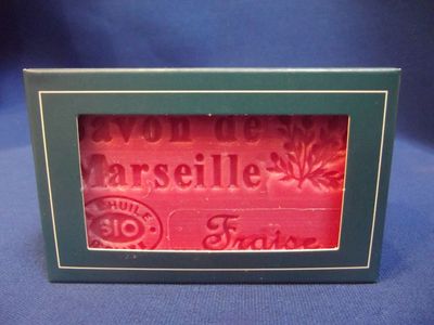 Savon parfumé à la fraise (olive)
