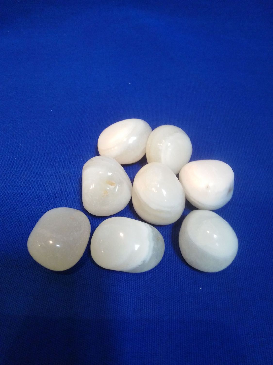 Agate blanche en pierre roulée (grande taille)