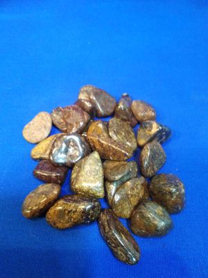 Bronzite en pierre roulée