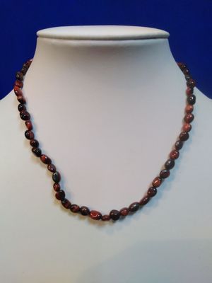 Collier en grains oeil de taureau