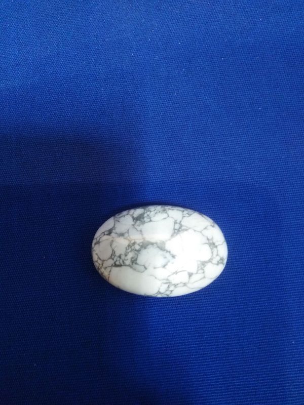 Galet de howlite