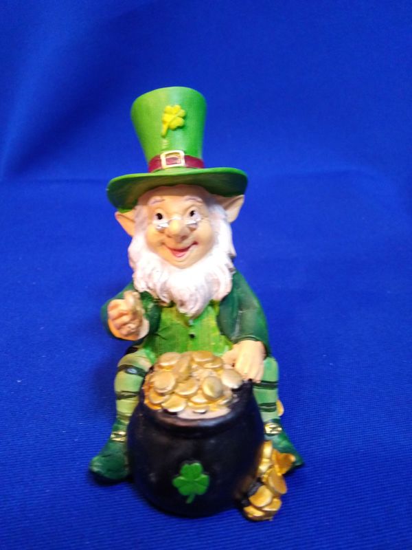 Leprechaun et son chaudron rempli d'or