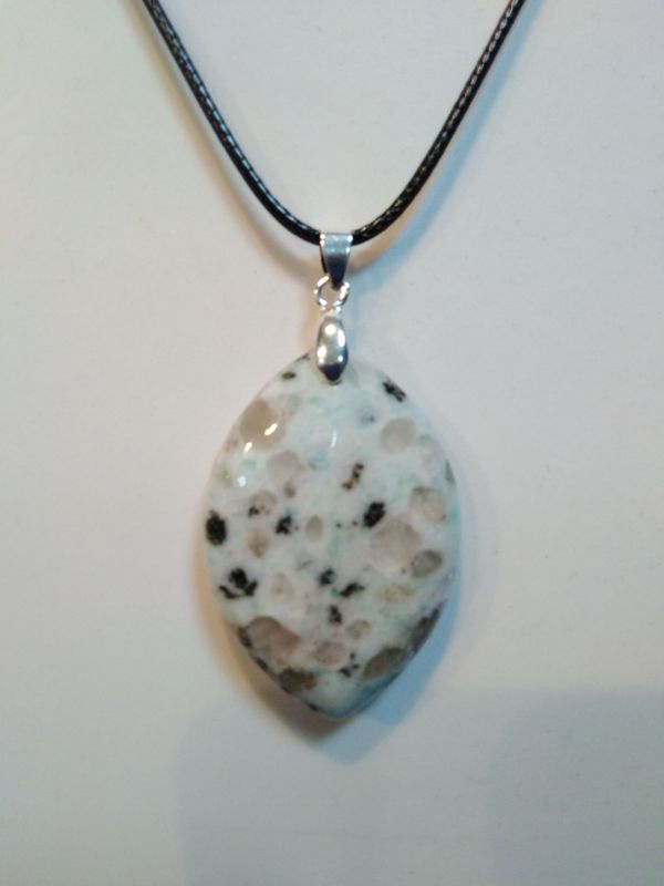 Pendentif jaspe kiwi