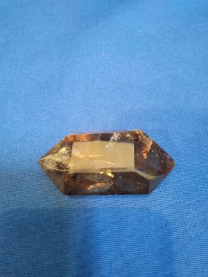 Pointe taillée de quartz fumé