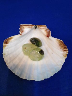 Prehnite en pierre roulée