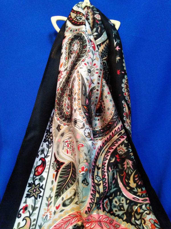 Echarpe Paisley noir