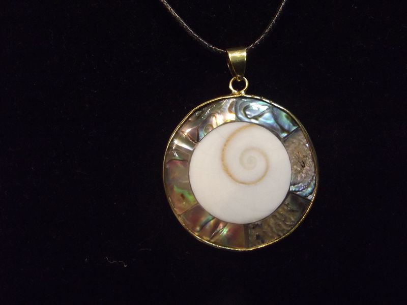 Pendentif oeil de Shiva et nacre abalone