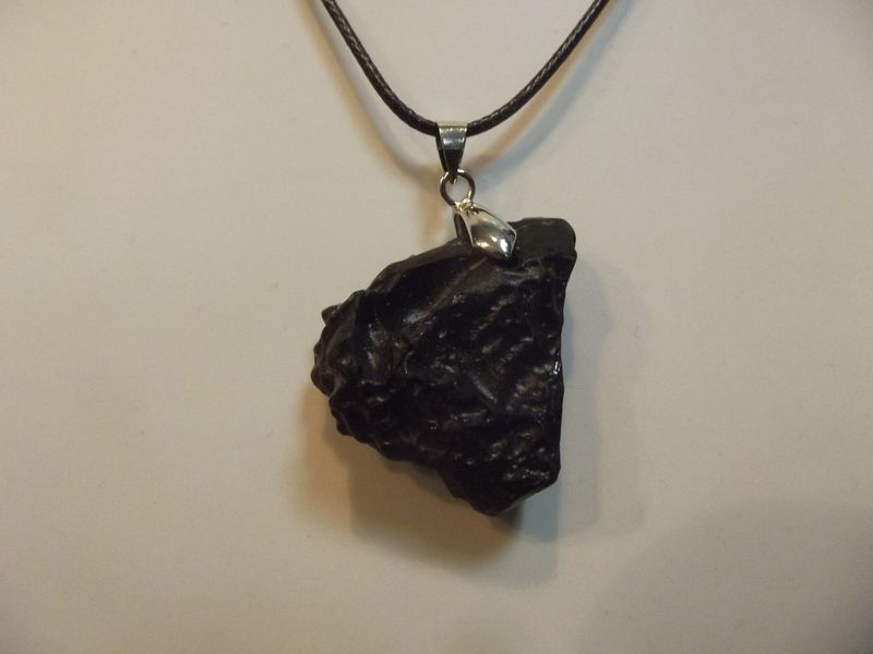Pendentif tectite