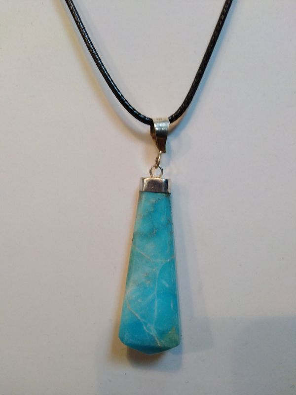 Pendentif aragonite bleue