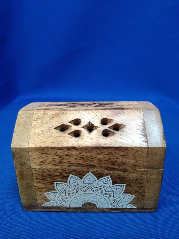 Porte encens coffre