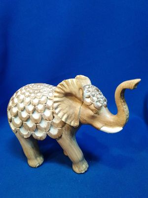 Eléphant en résine
