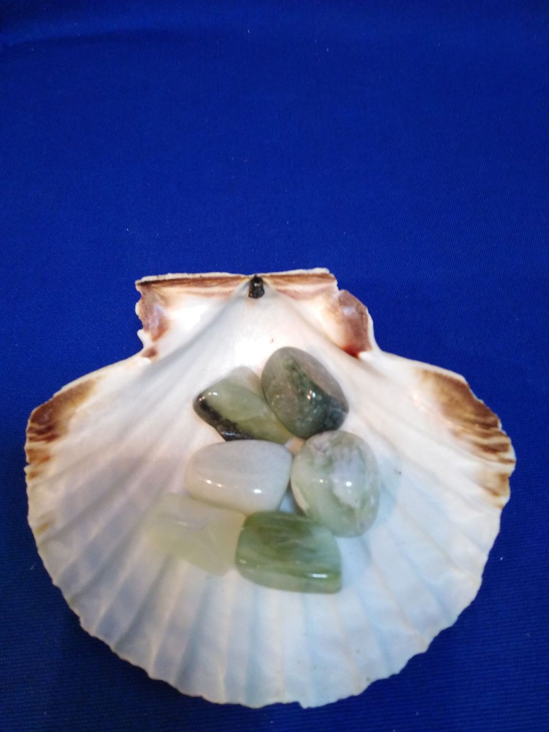 Jade en pierre roulée (petite taille)